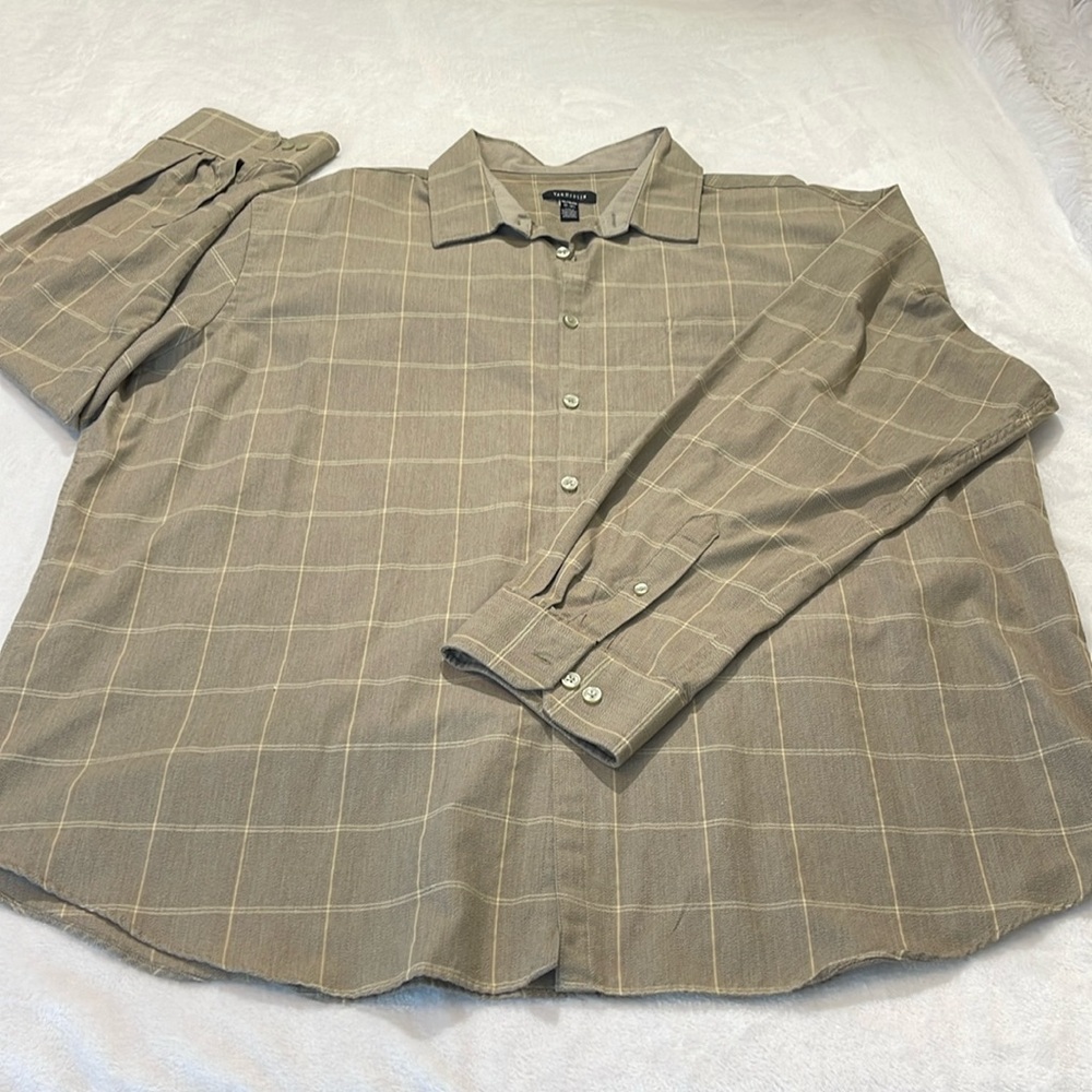 VAN HEUSEN XXL MENS BUTTON DOWN DRESS SHIRT. GREENISH BROWN